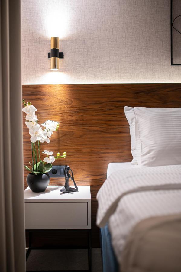 Enyana Luxury Suites Kotor Buitenkant foto