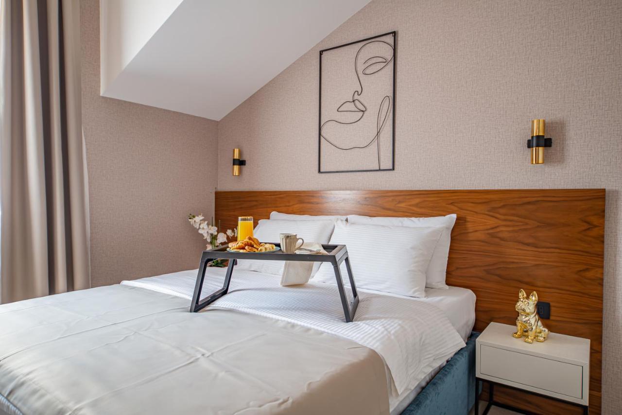 Enyana Luxury Suites Kotor Buitenkant foto
