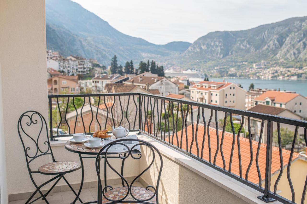 Enyana Luxury Suites Kotor Buitenkant foto
