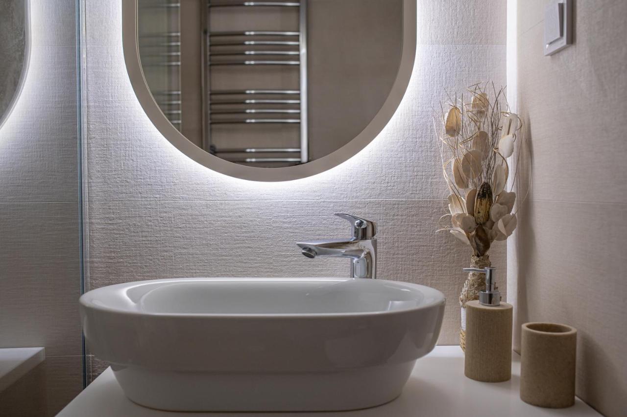 Enyana Luxury Suites Kotor Buitenkant foto