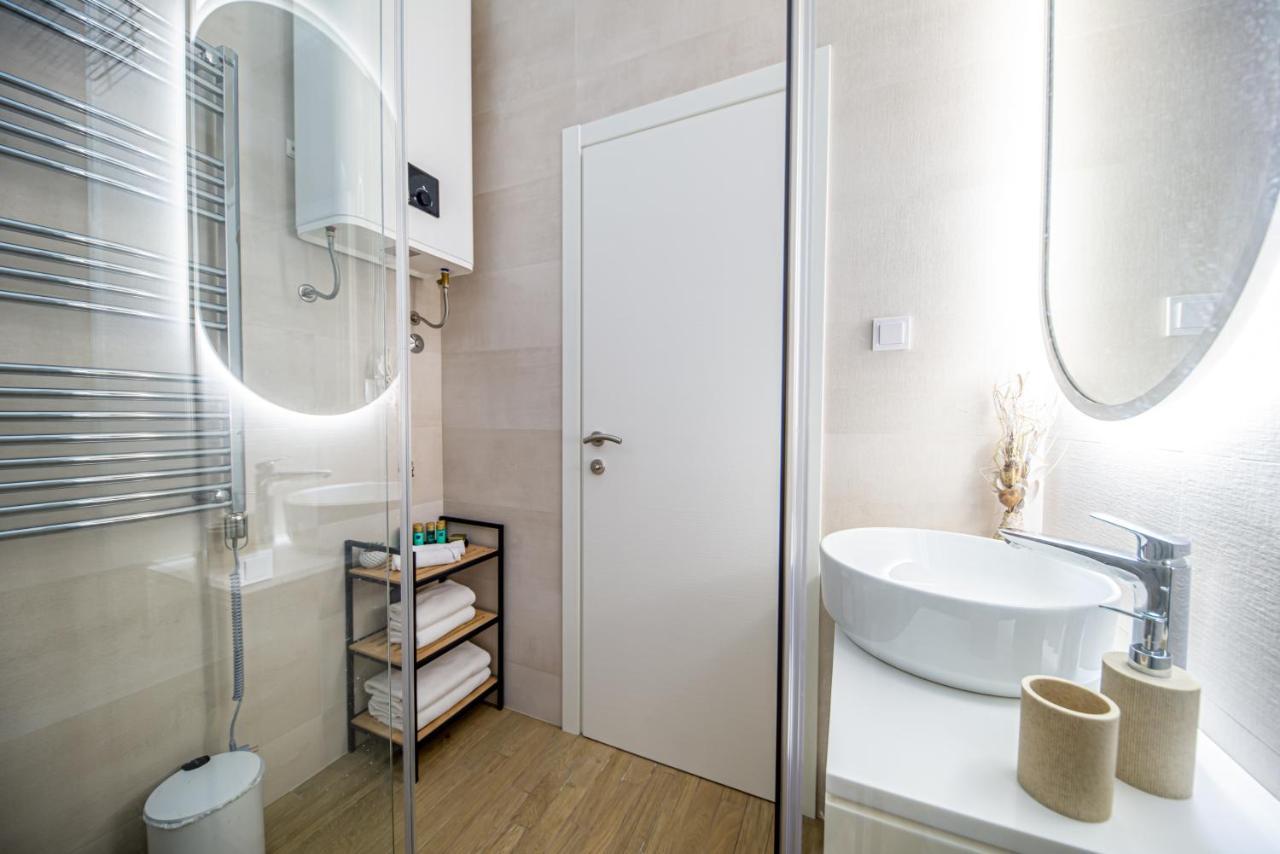 Enyana Luxury Suites Kotor Buitenkant foto