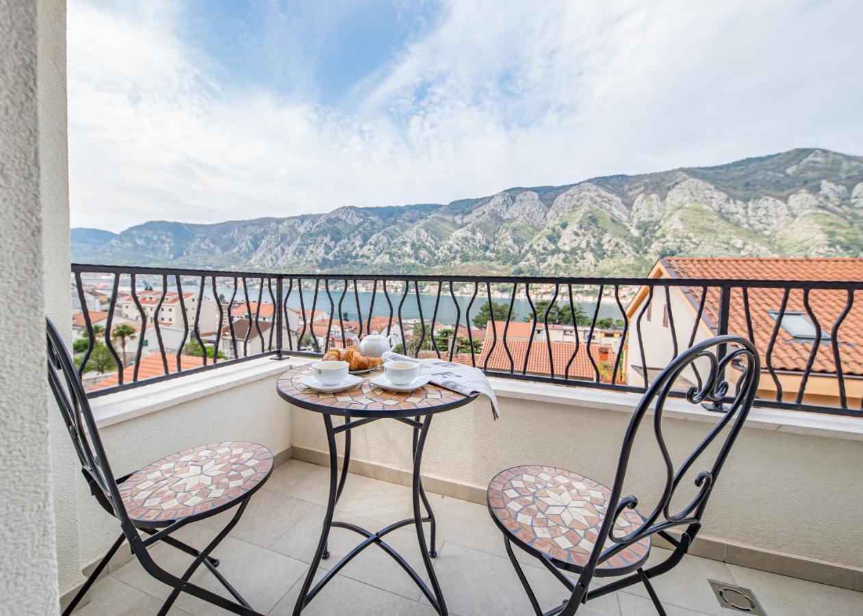 Enyana Luxury Suites Kotor Buitenkant foto