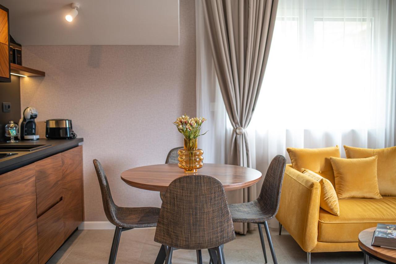 Enyana Luxury Suites Kotor Buitenkant foto