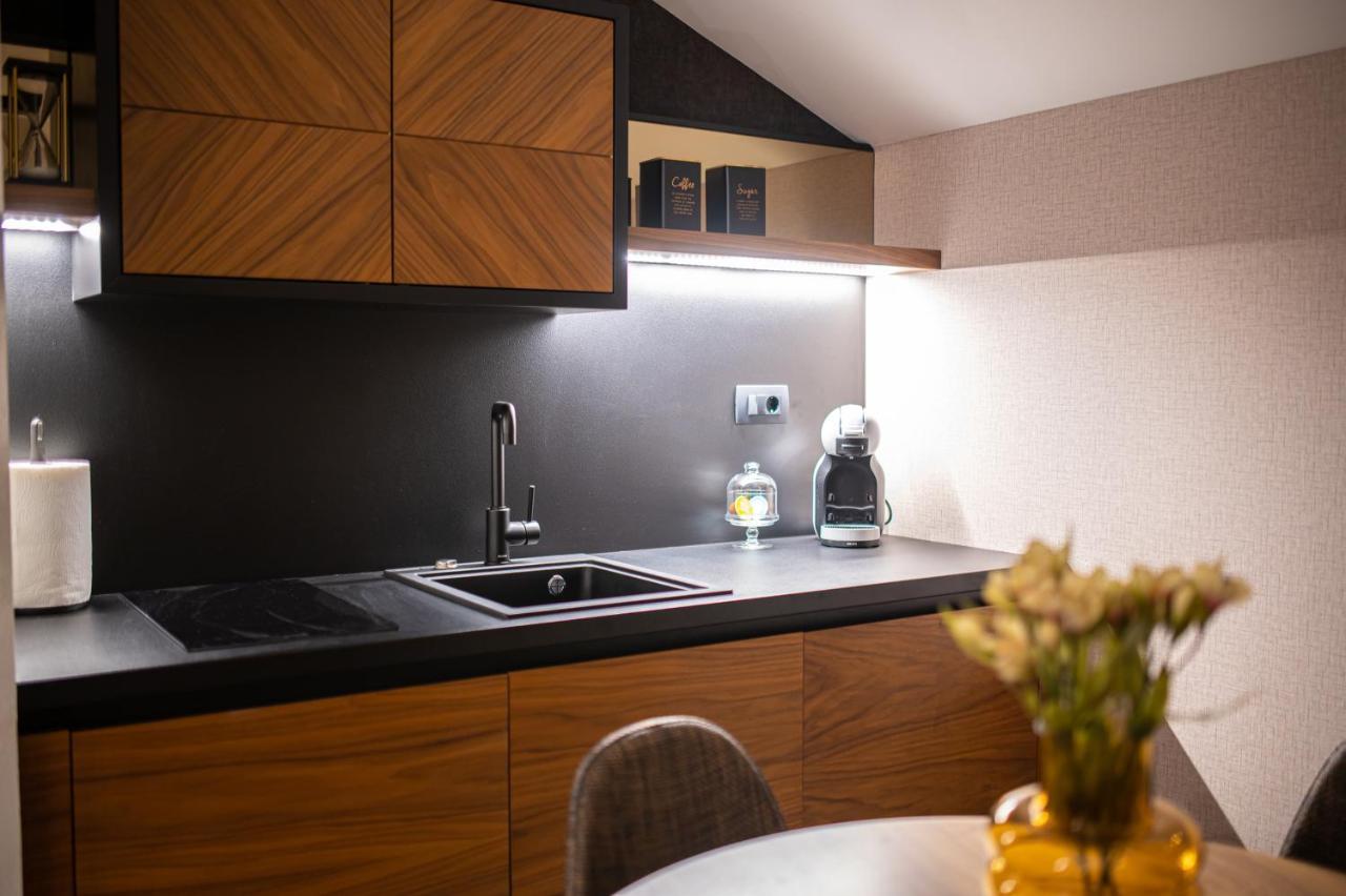 Enyana Luxury Suites Kotor Buitenkant foto