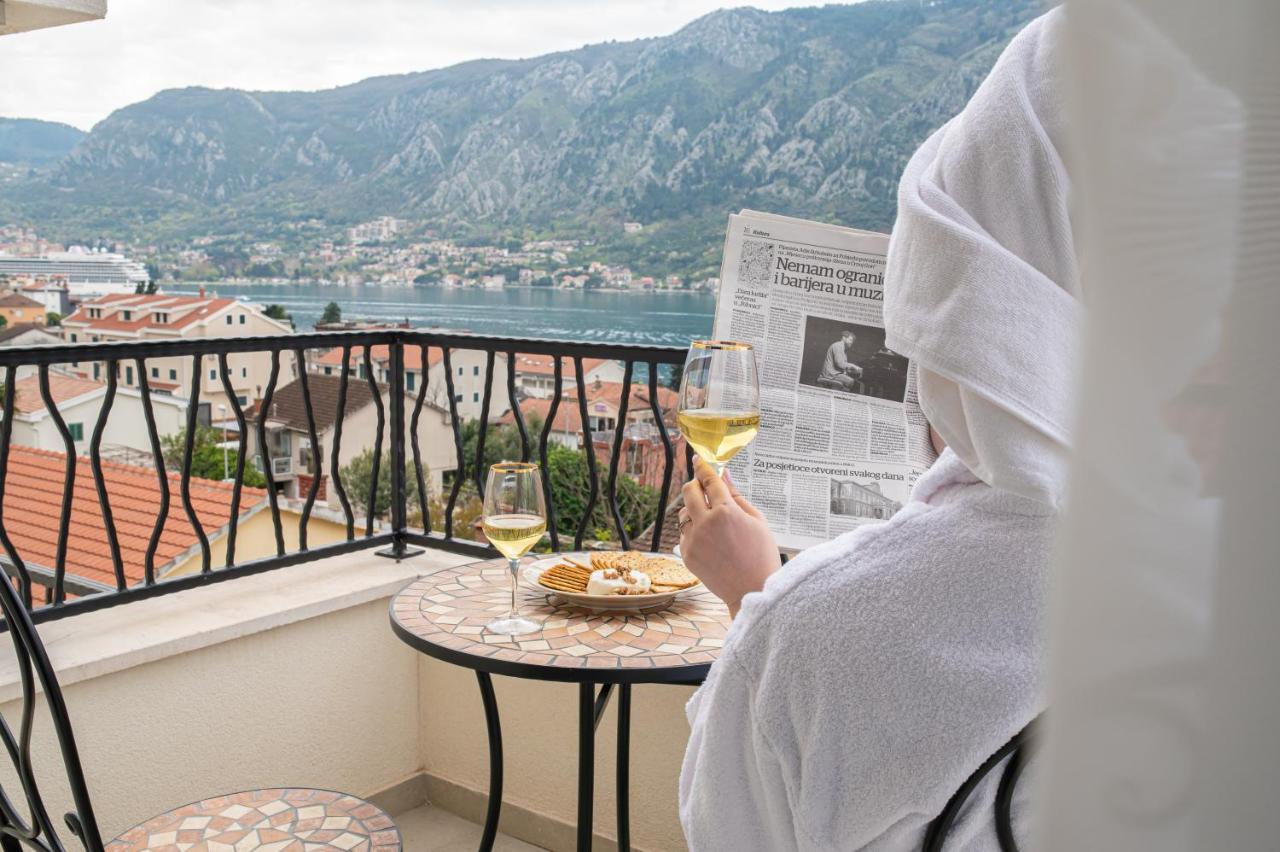 Enyana Luxury Suites Kotor Buitenkant foto