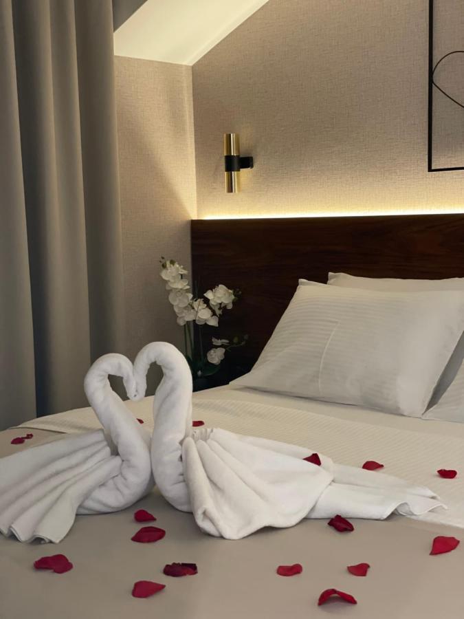 Enyana Luxury Suites Kotor Buitenkant foto